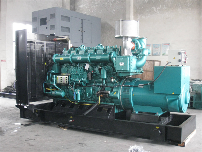高淳200KW 柴油发电机的油耗是多少?