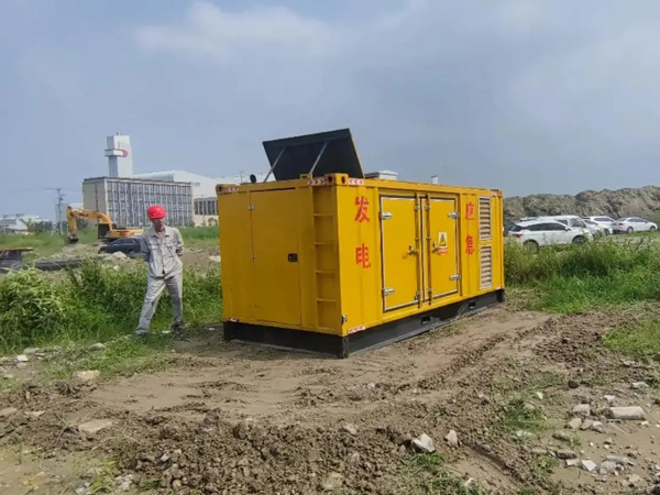 高淳200KW柴油发电机机组每小时的油耗量受哪些因素影响？